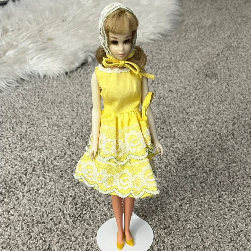 Vintage Francie doll in Fresh as a Daisy #1254 - Picture 1 of 5